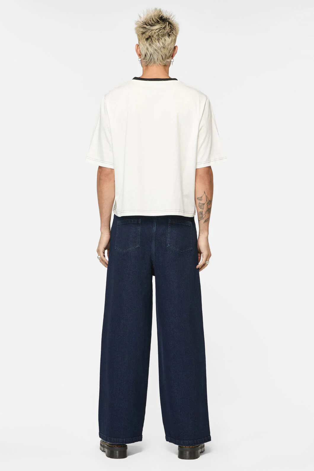 Catkins Cropped Unisex Tee - Image 4
