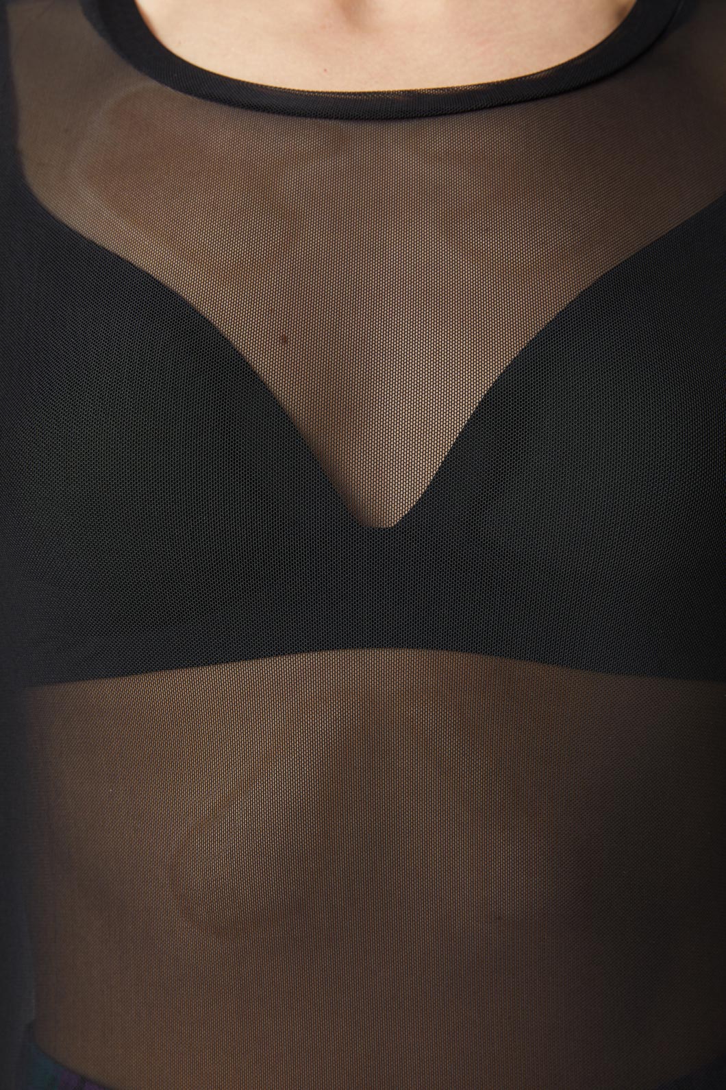 Classic Plain Mesh Top - Image 10