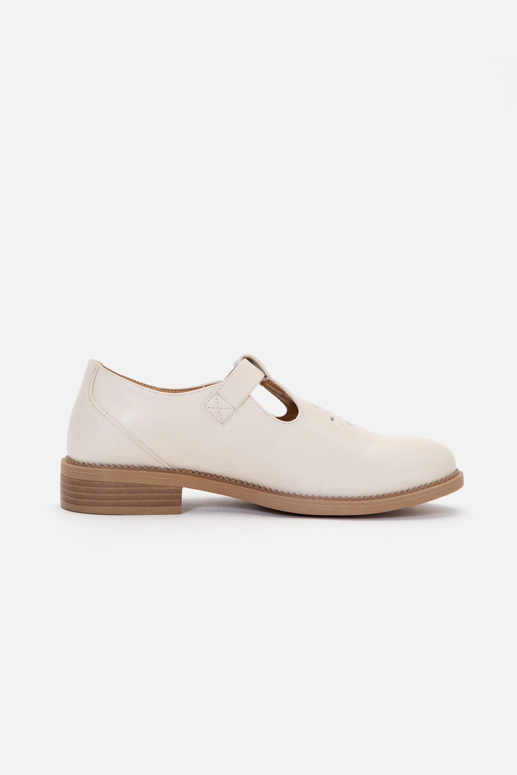 Cream Cut Out Shoe - Image 5