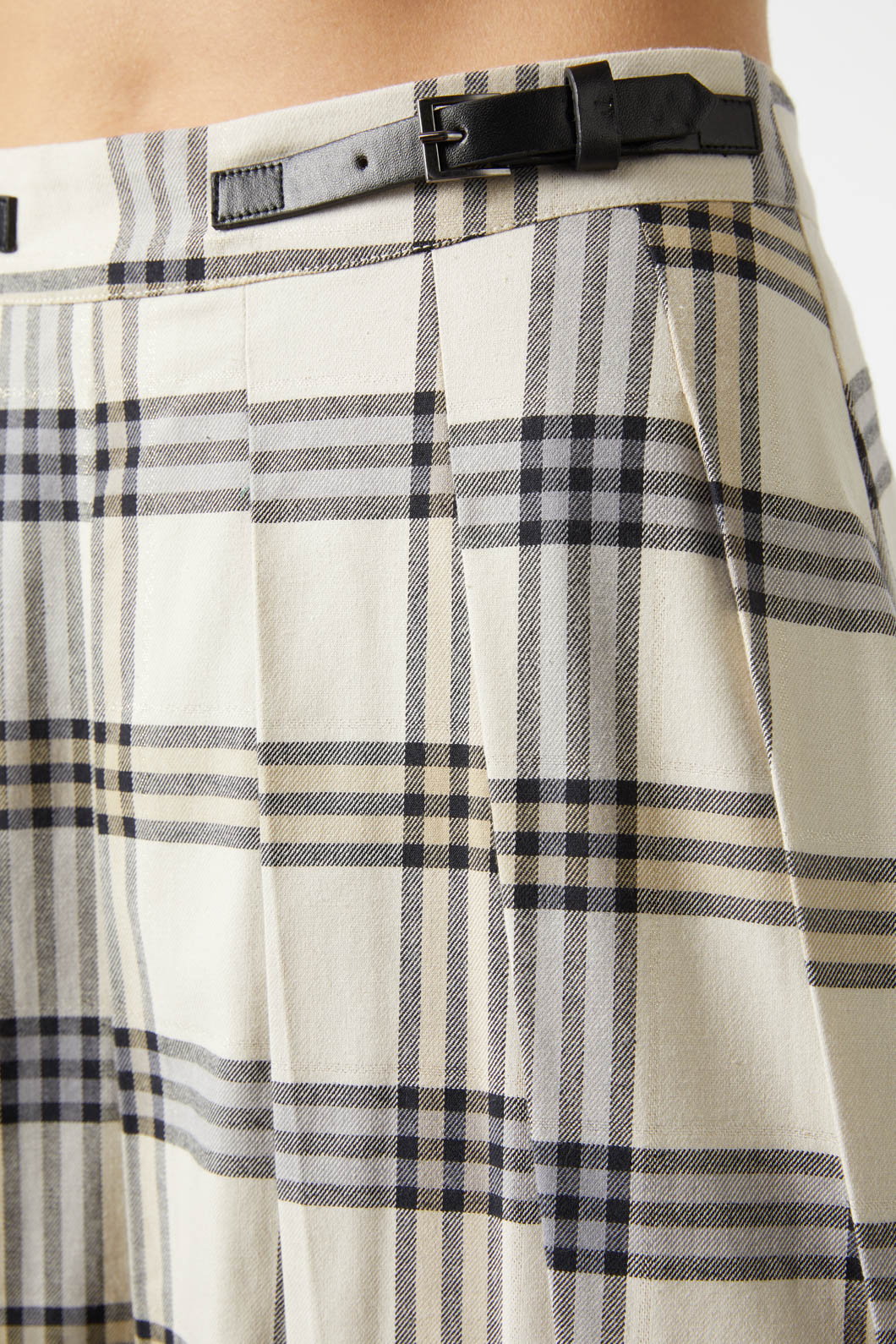 Crescent Tartan Pleated Skirt - Image 5