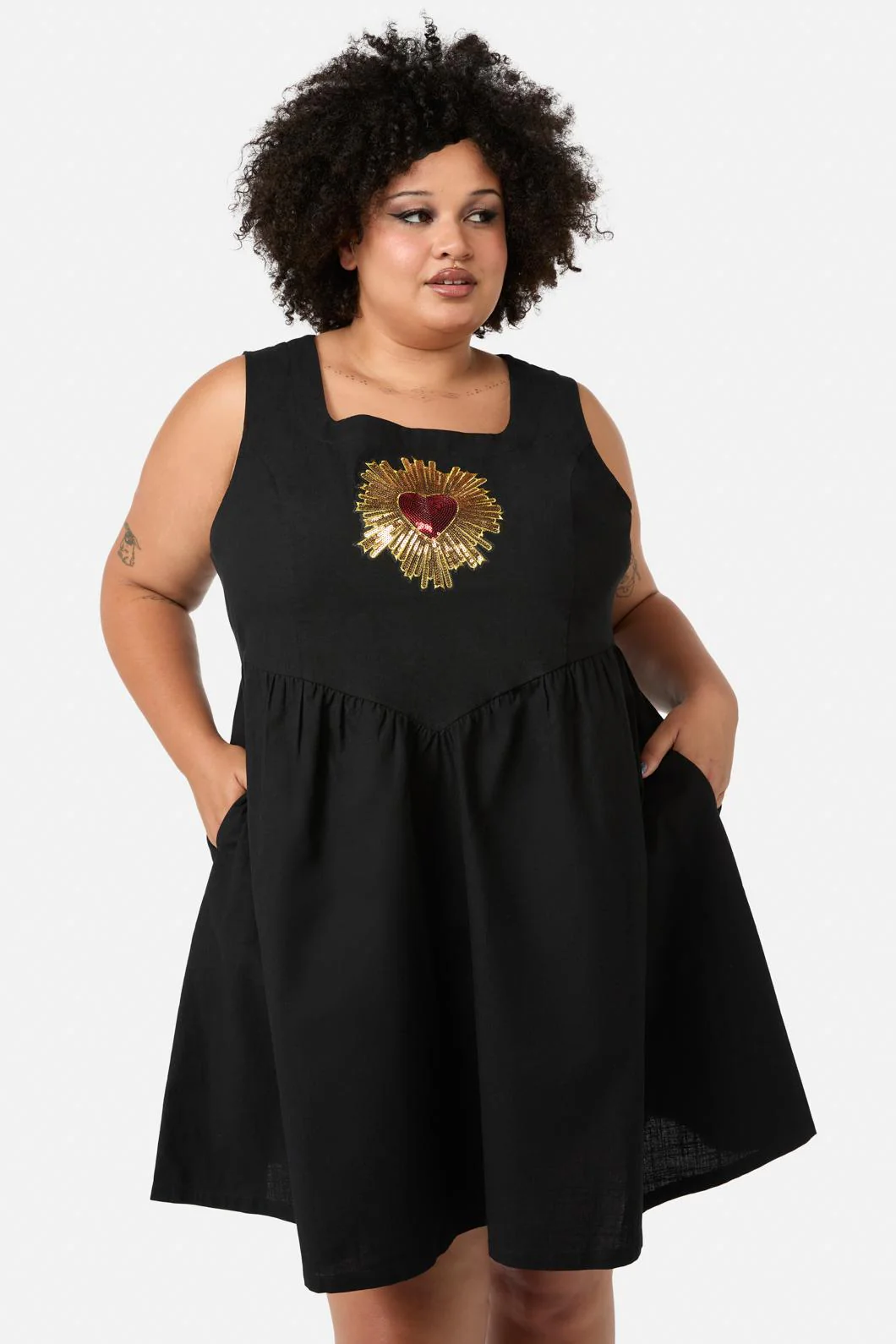 Curve Divine Love Pinny - Image 2