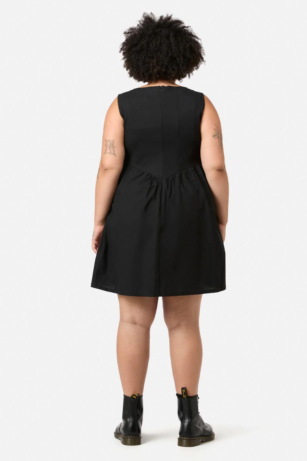 Curve Divine Love Pinny - Image 4