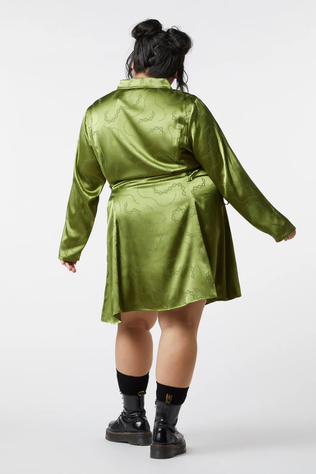 Curve Under Sentence Satin Dress - Image 9