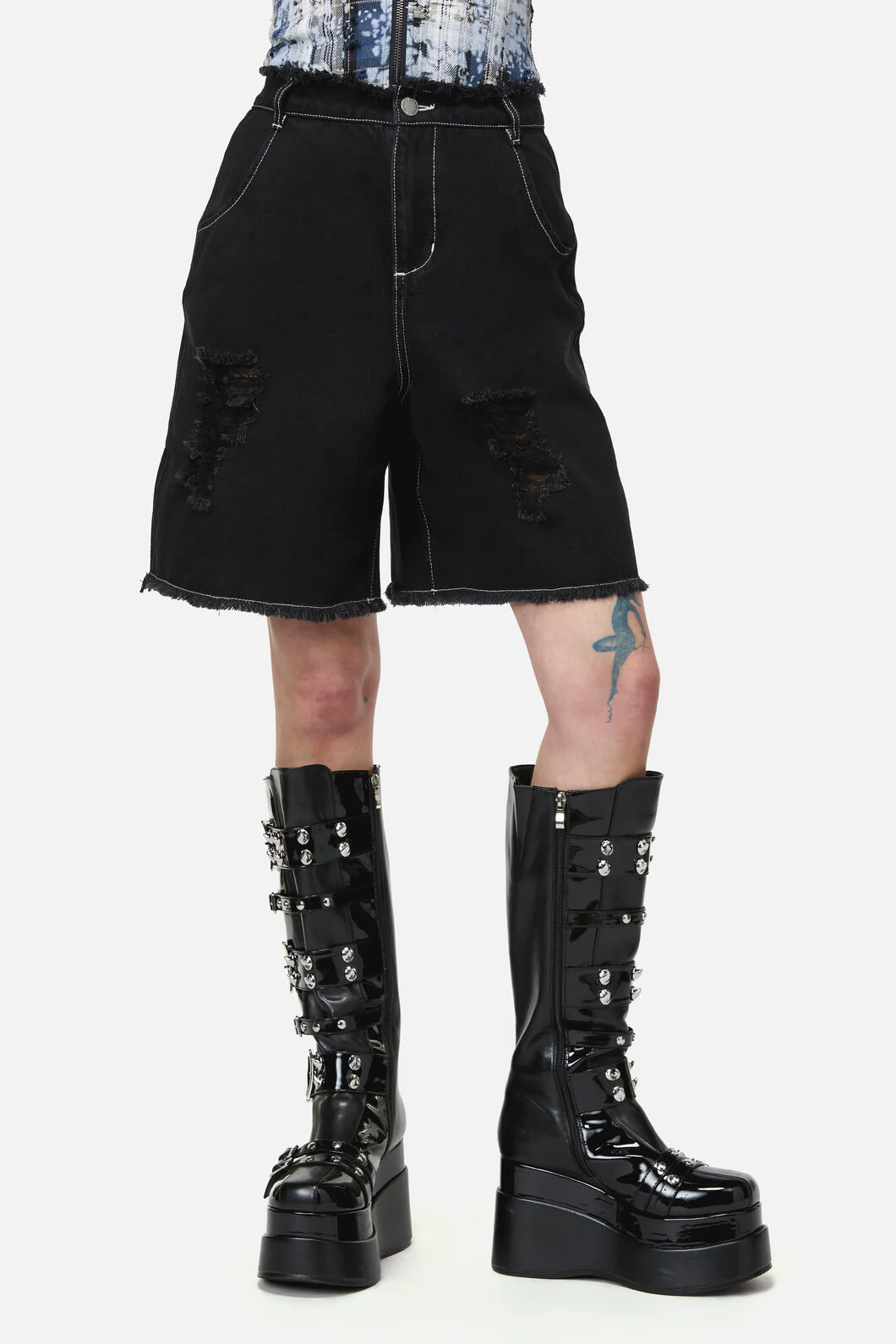 Divination Goth Ripped Short - Image 4