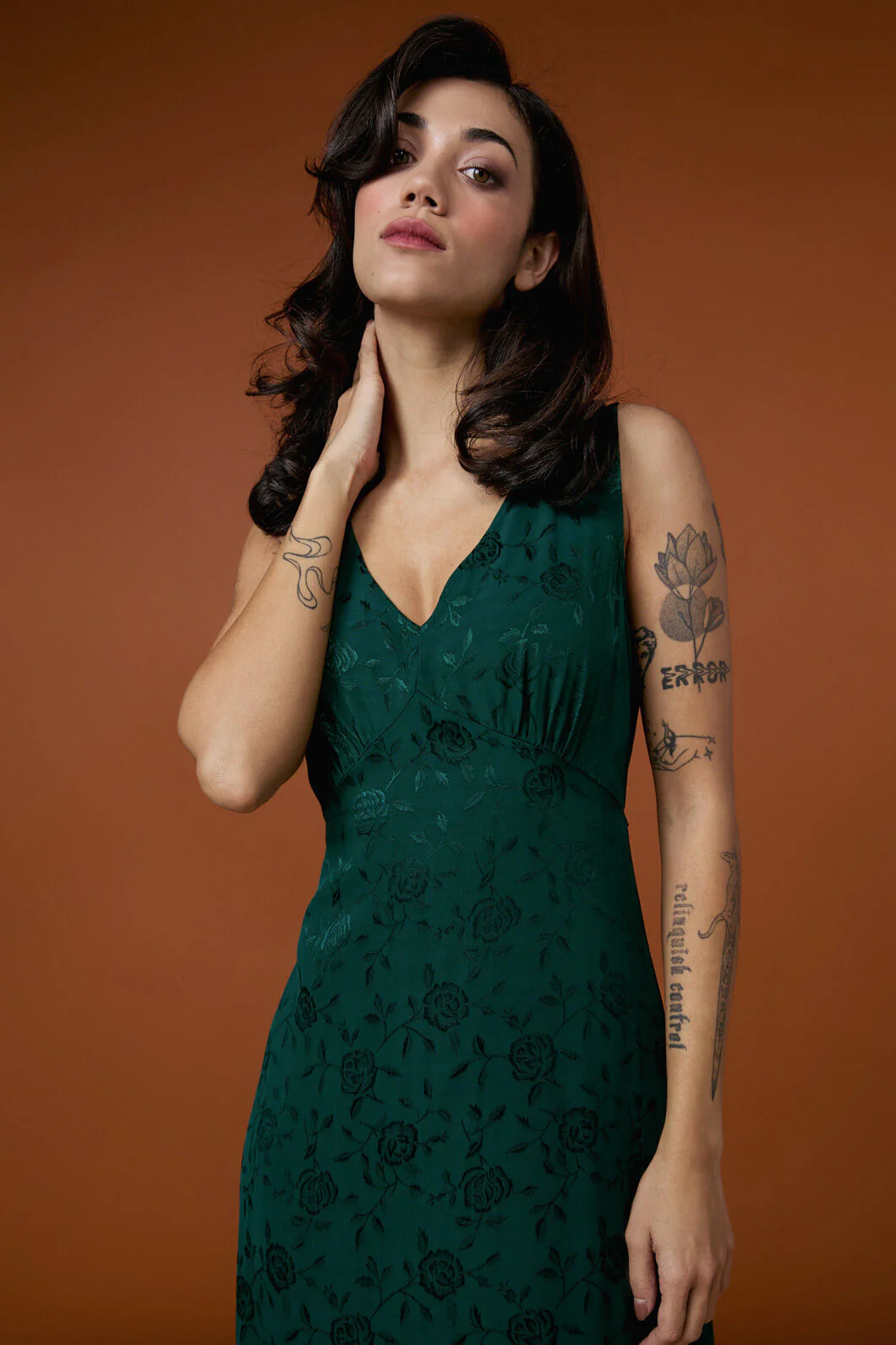 Evie Rose Midi Dress - Image 9