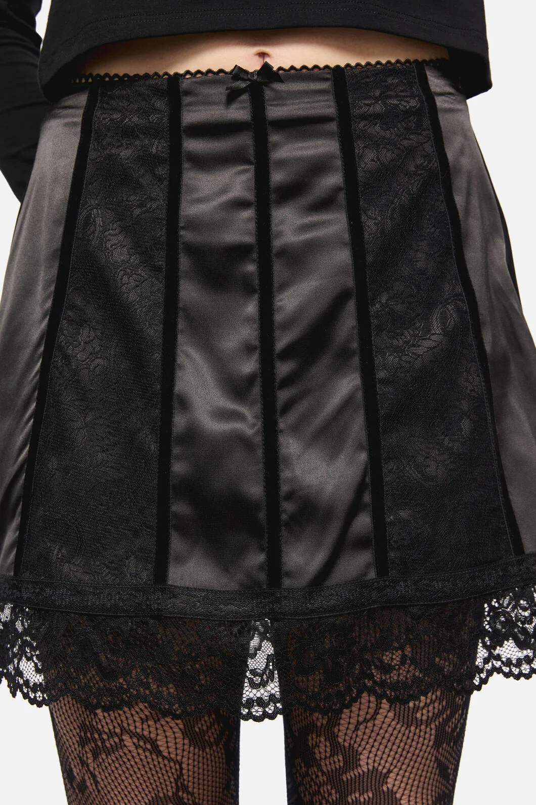 Forgotten City Lace Trim Skort - Image 6