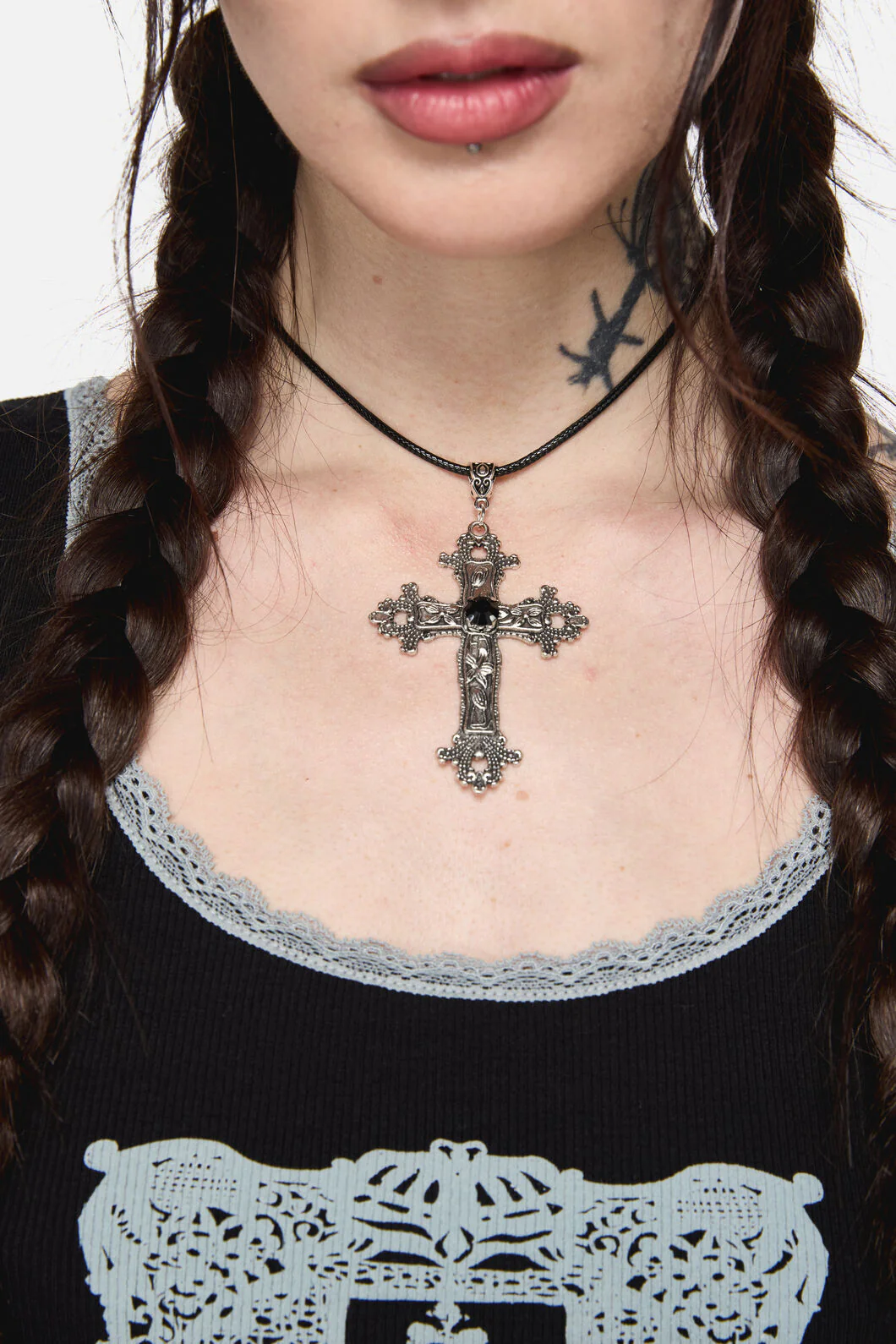 Gothic Cross Pendant Choker - Image 2