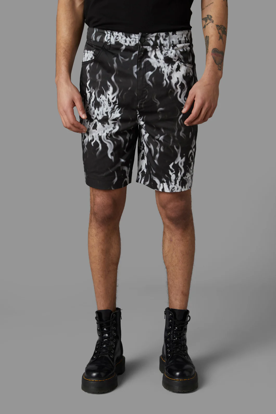 Gothic Veil Short