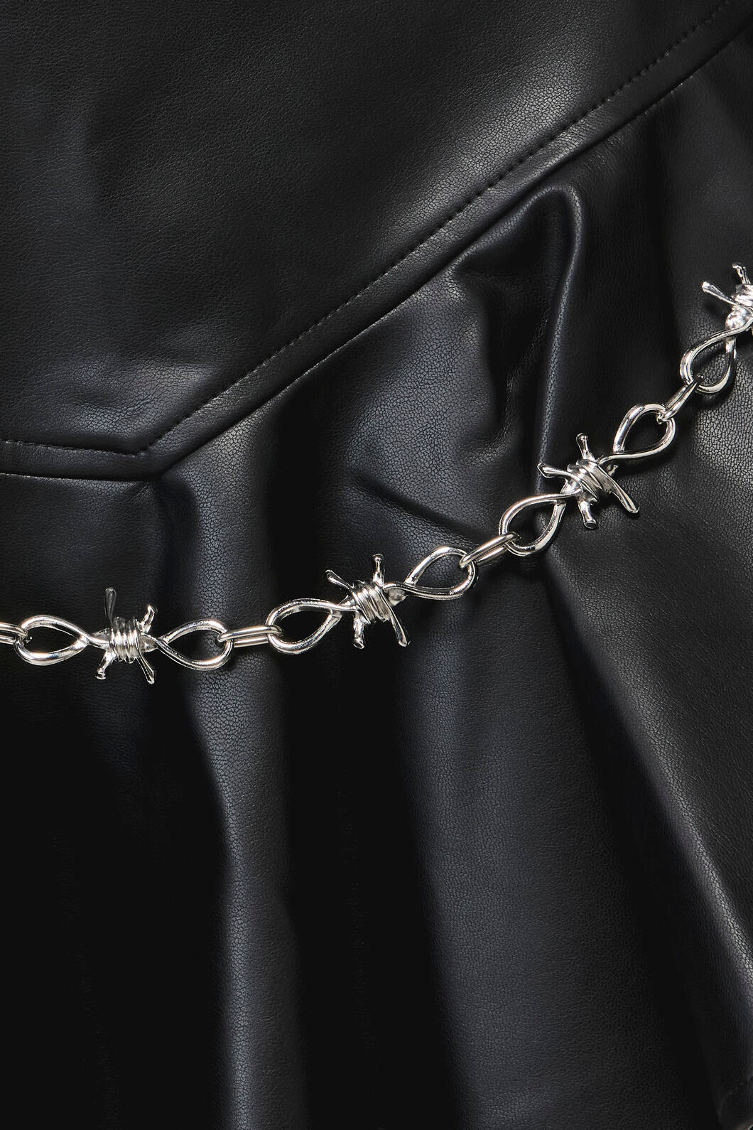 Large Barb Pant Chain - Image 3