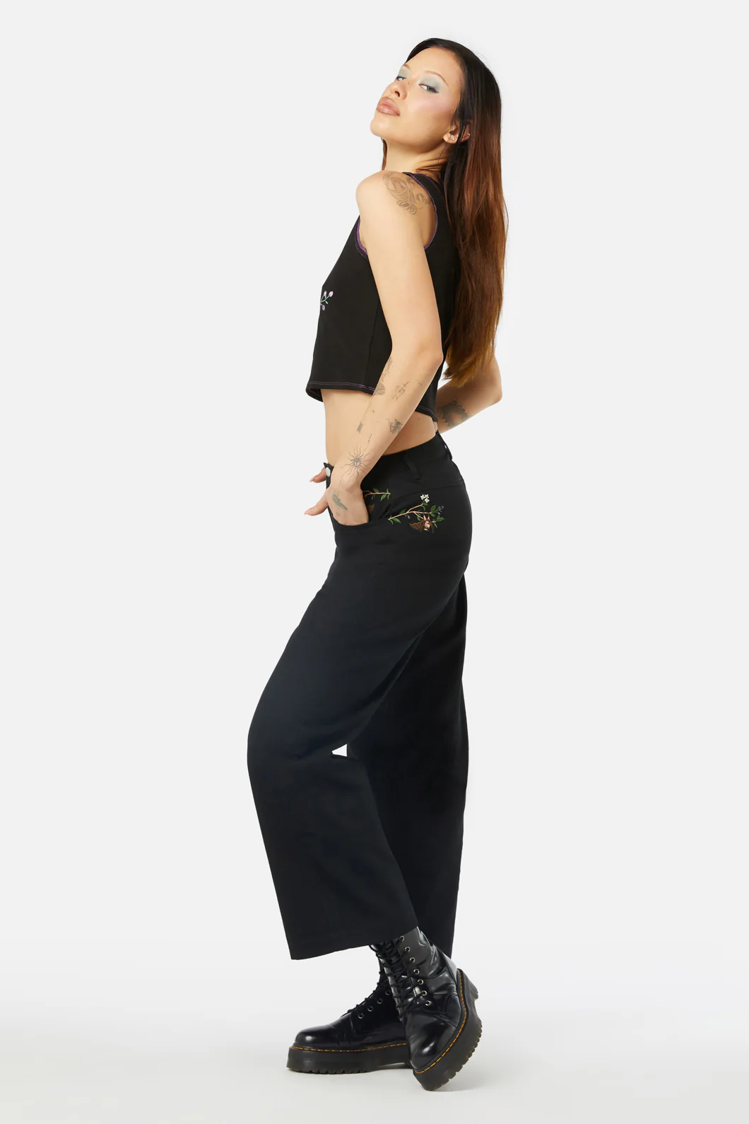Old World Embroidered Tank - Image 3