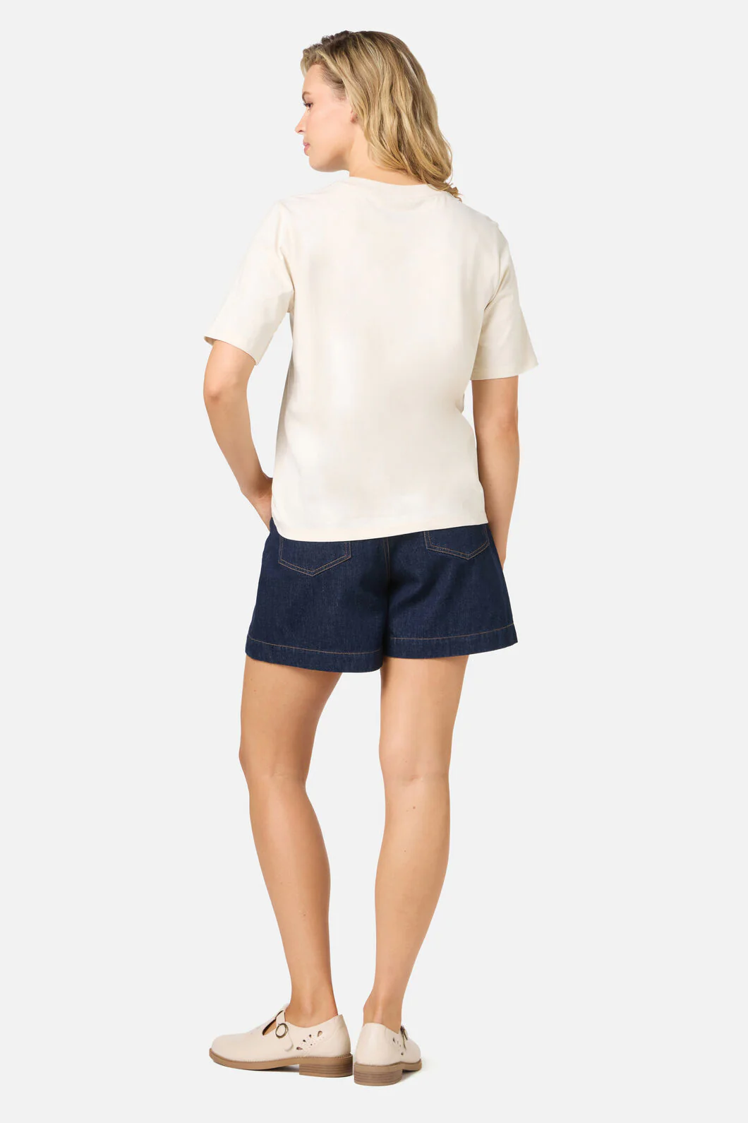 Pretty Swan Tee - Image 5