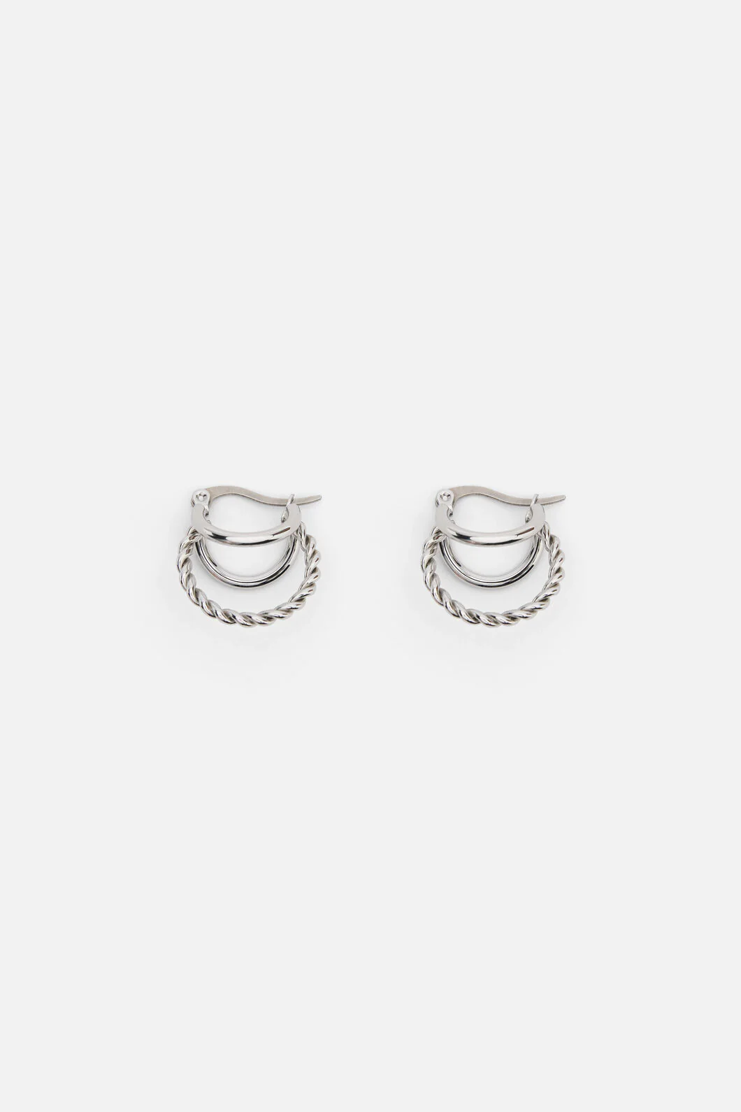 Simple Huggie Chain Earrings - Image 3