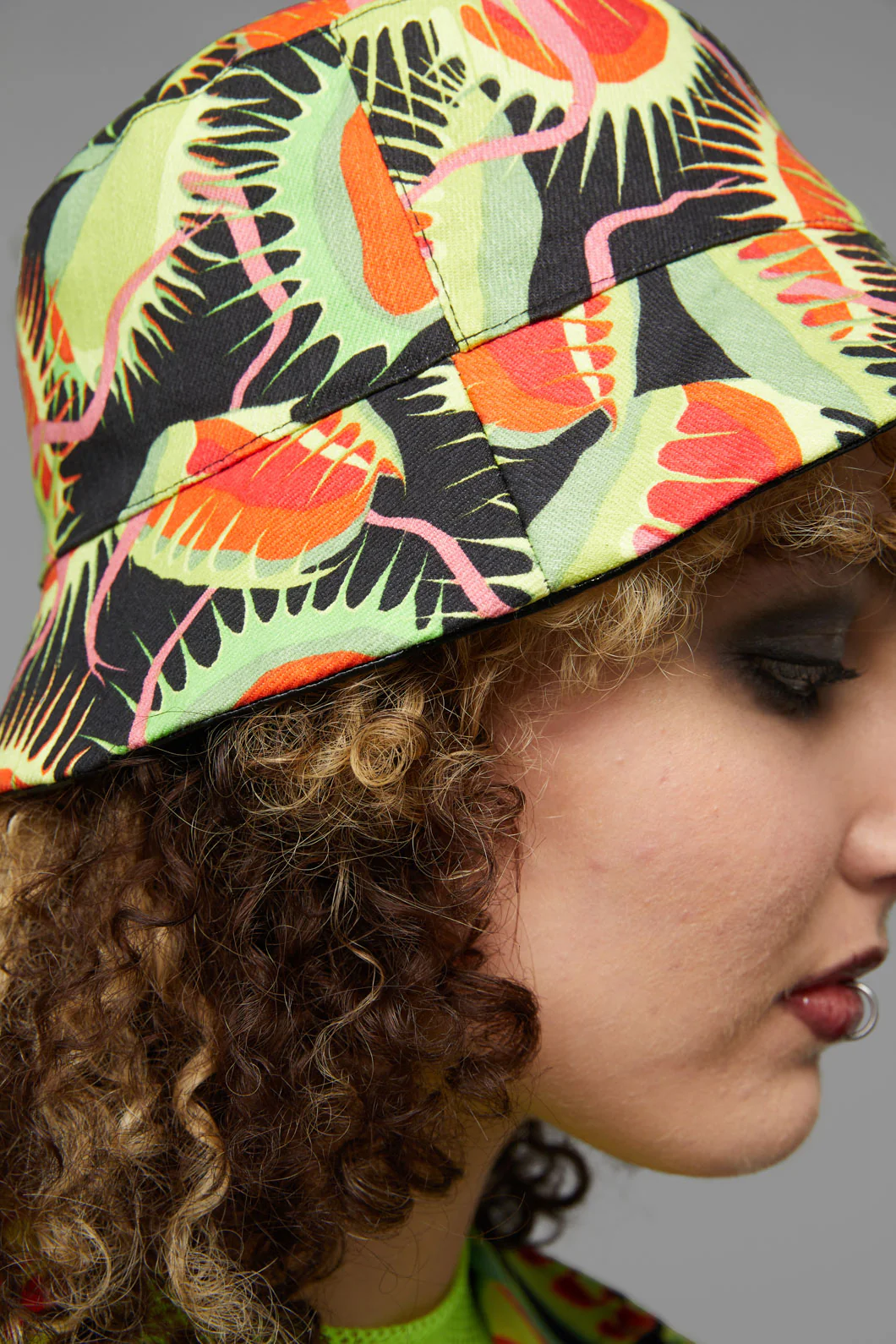 Venus Reversible PU Hat - Image 4